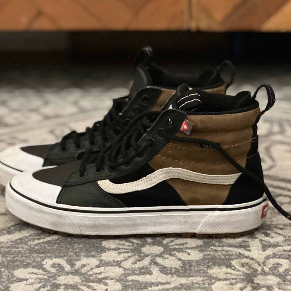 Vans off the wall high tops Winter Boots Men’s 9.5 in great condition